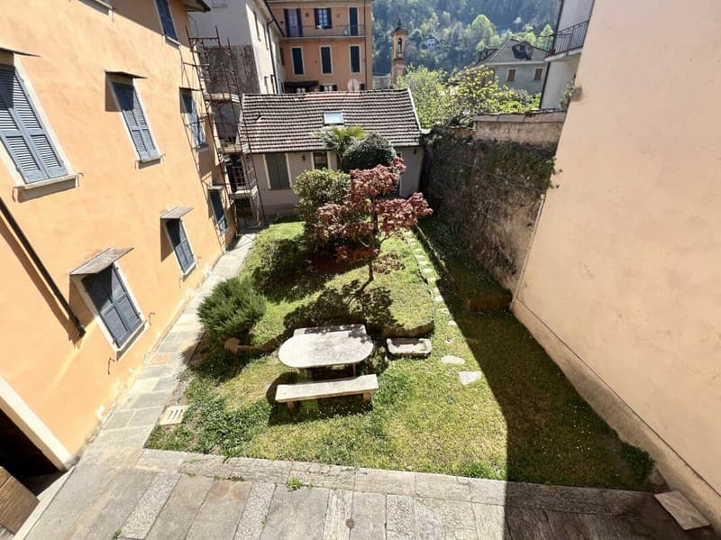 Appartement 5 pièces avec balcon et vue partielle sur le lac (10)