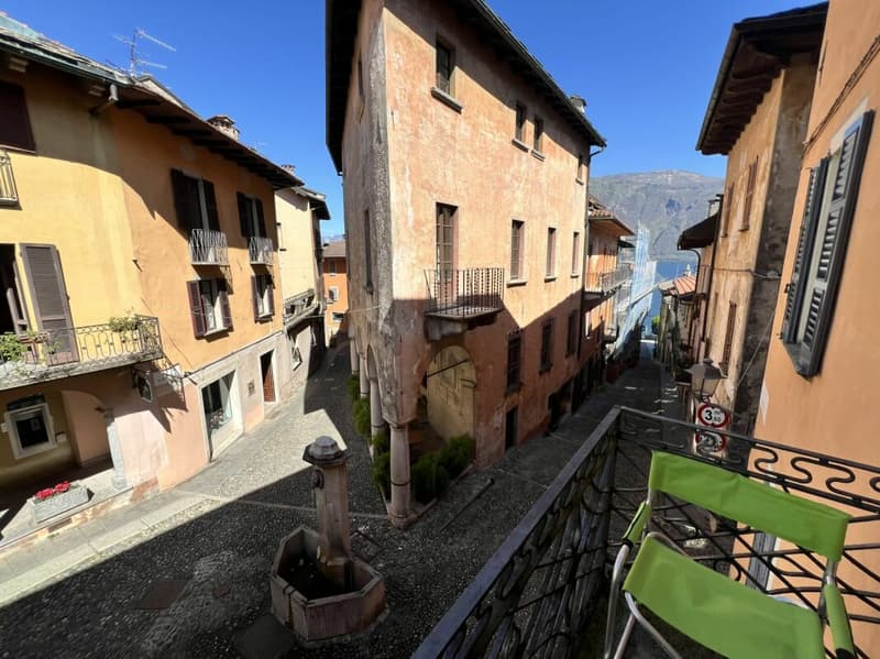 Appartement 5 pièces avec balcon et vue partielle sur le lac (6)