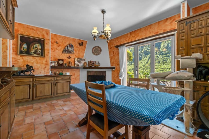 Villa bifamiliale prestigieuse avec piscine, grotte, dépendance et garage avec atelier (3)