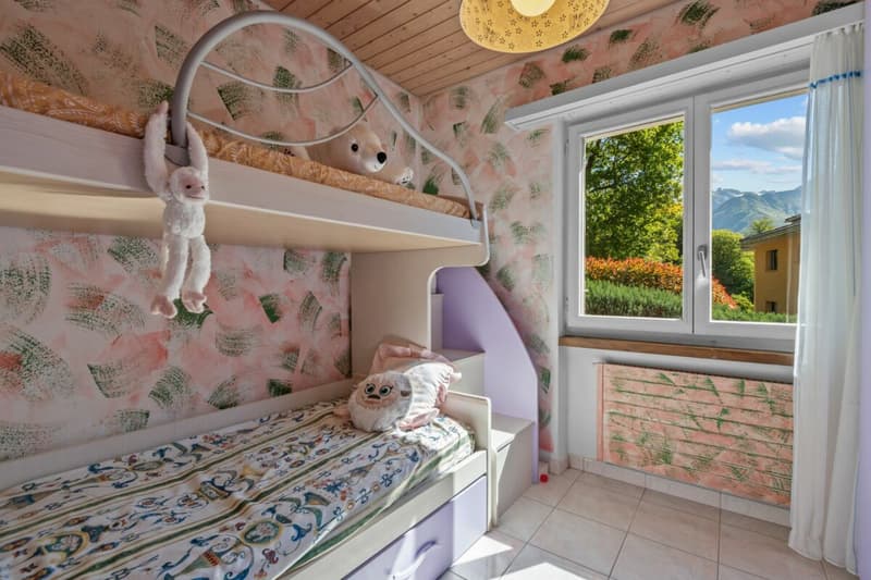 Villa bifamiliale prestigieuse avec piscine, grotte, dépendance et garage avec atelier (9)
