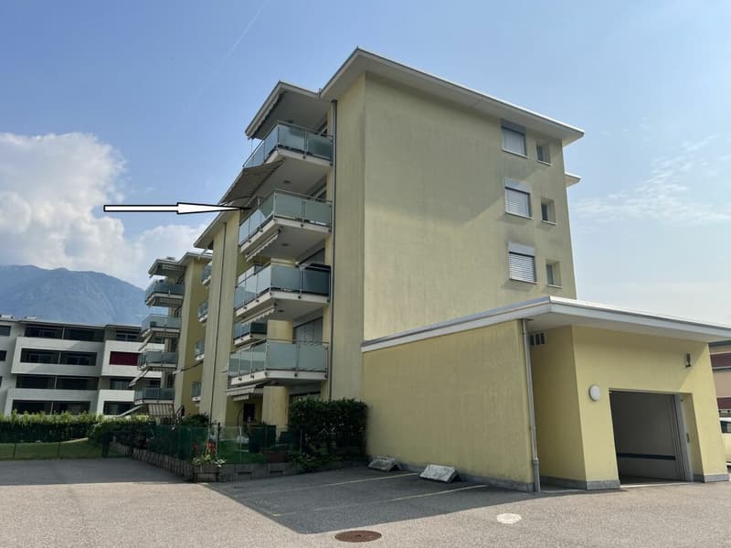Appartement de 2.5 pièces en attique, avec 1 place de parking interne et 1 place de parking externe (1)