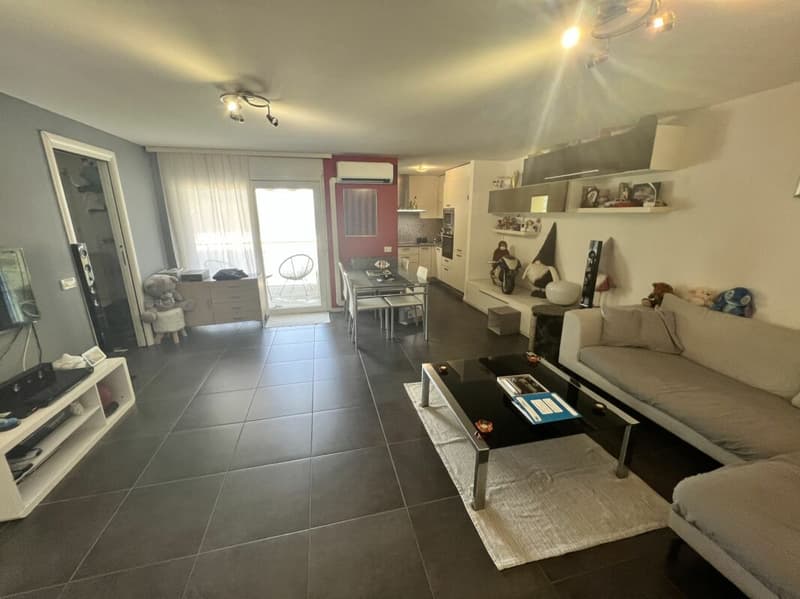Appartement de 2.5 pièces en attique, avec 1 place de parking interne et 1 place de parking externe (3)