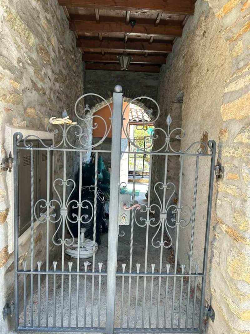 5-Zimmer-Haus mit ausbaubarem Dachgeschoss, Innenhof und Garten (3)