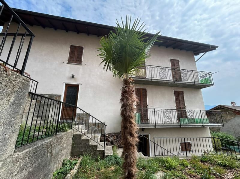 5-Zimmer-Haus mit ausbaubarem Dachgeschoss, Innenhof und Garten (2)