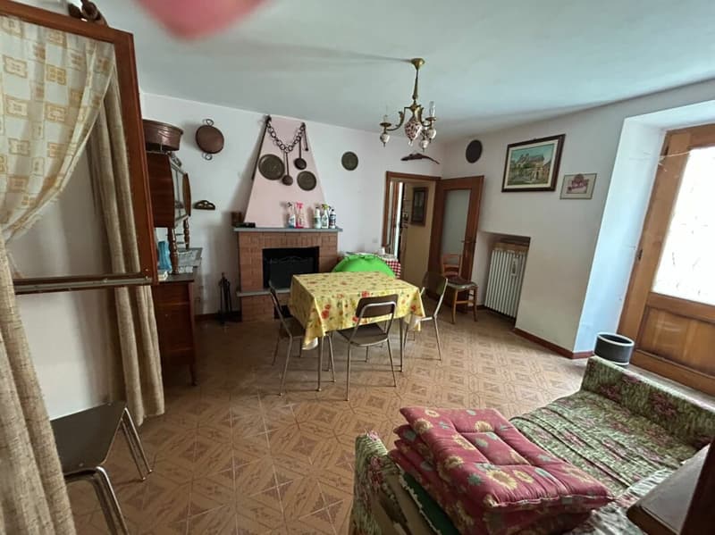5-Zimmer-Haus mit ausbaubarem Dachgeschoss, Innenhof und Garten (6)