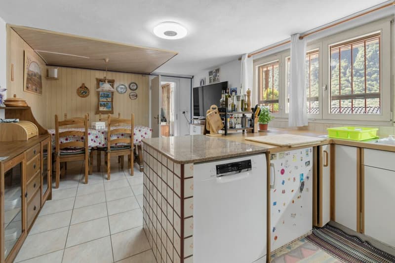 Prestigiosa villa bifamiliare con piscina e grottino (21)