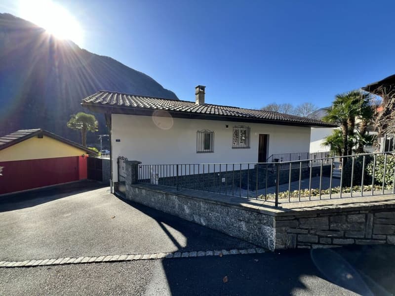 Prestigiosa villa bifamiliare con piscina e grottino (3)