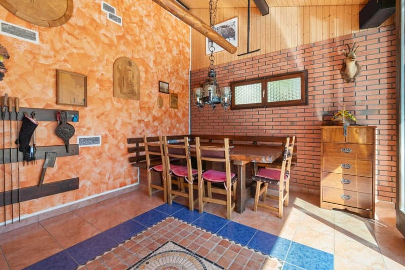 Prestigiosa villa bifamiliare con piscina e grottino (17)