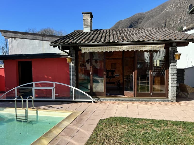 Prestigiosa villa bifamiliare con piscina e grottino (15)
