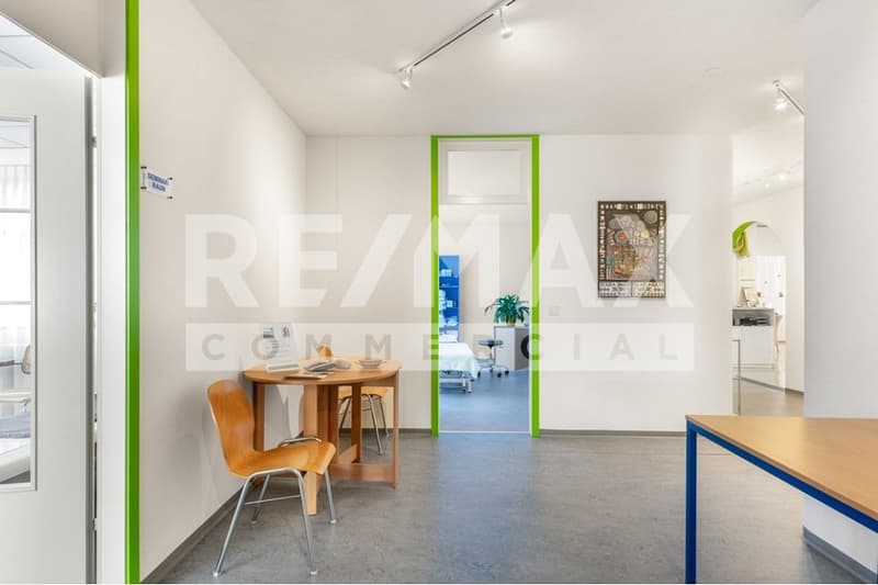 Flexible office/commercial space in top location in Root, ideal for your business! (13)