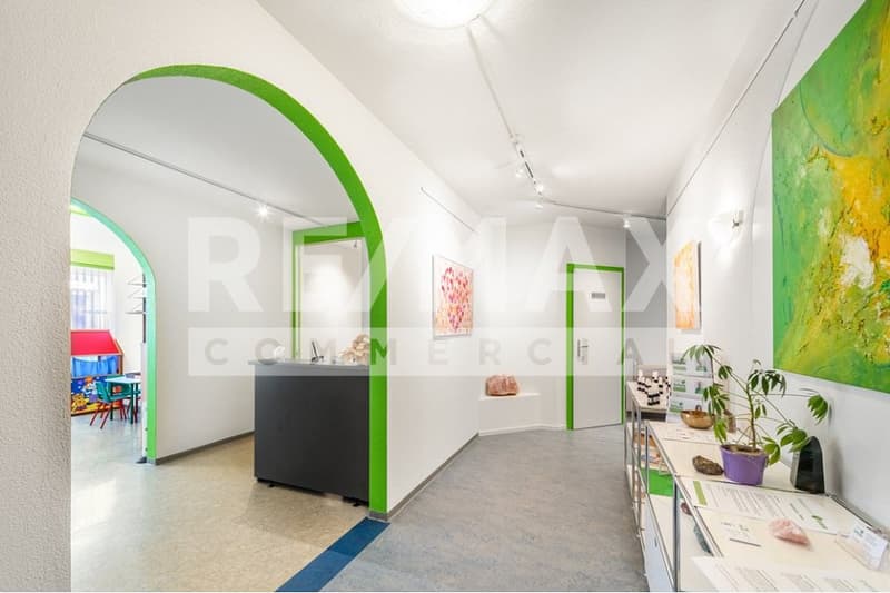 Flexible office/commercial space in top location in Root, ideal for your business! (2)