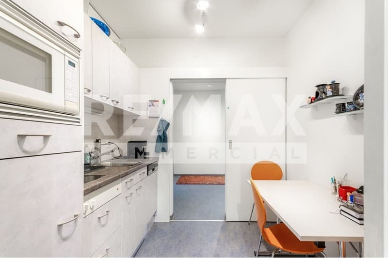 Flexible office/commercial space in top location in Root, ideal for your business! (9)