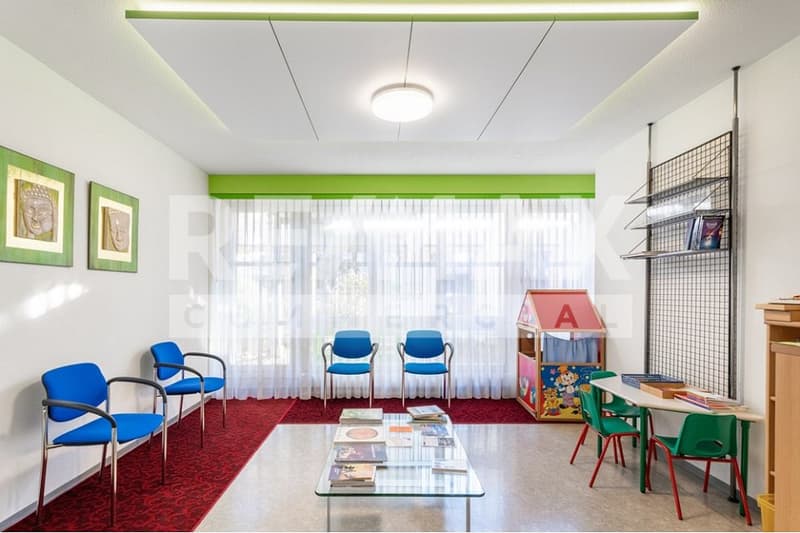 Flexible office/commercial space in top location in Root, ideal for your business! (3)