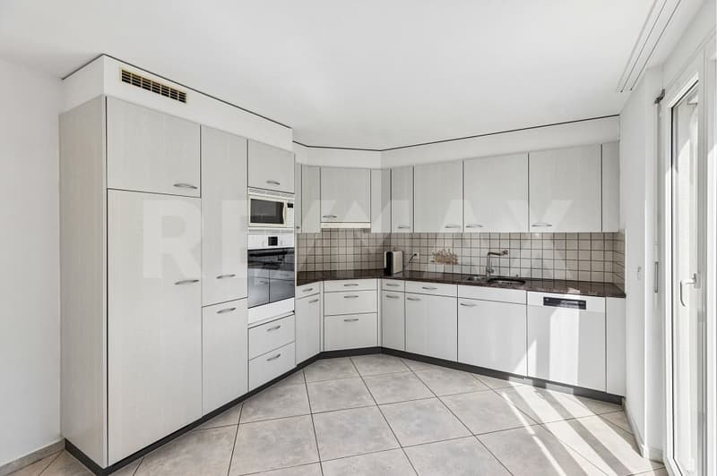 Spacious 8½-room semi-detached house in a quiet location (11)