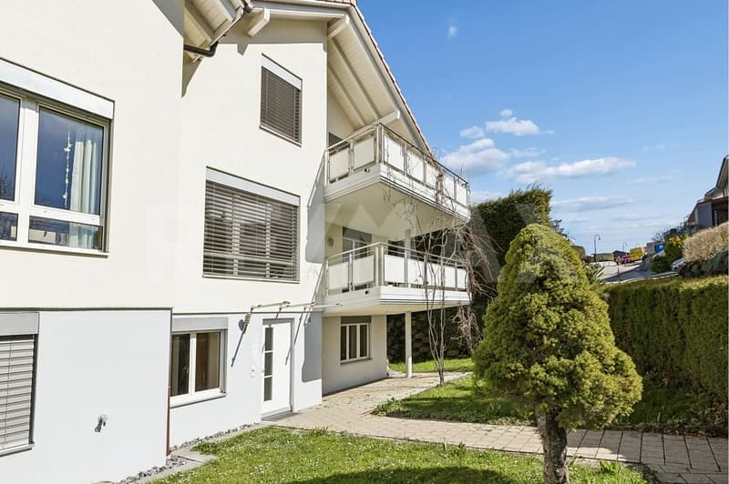 Spacious 8½-room semi-detached house in a quiet location (4)
