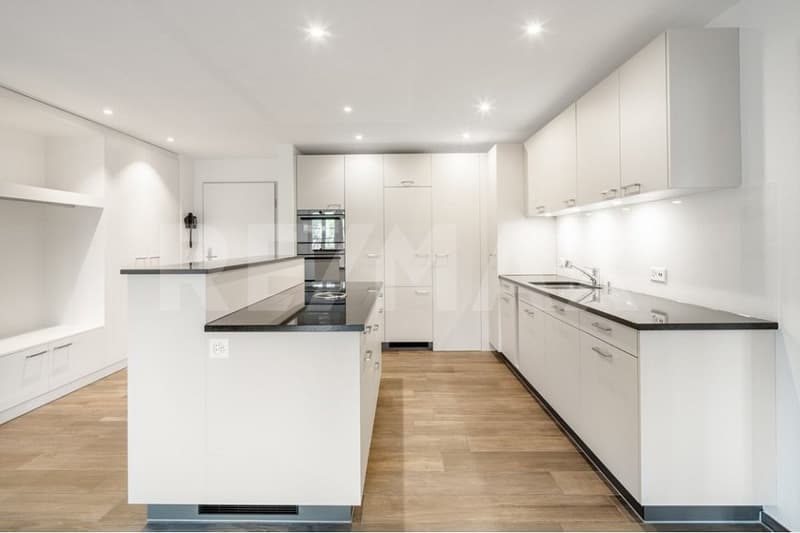 Charming property with 7 apartments, 4 horse boxes with outdoor area, and luxurious wellness refuge (5)