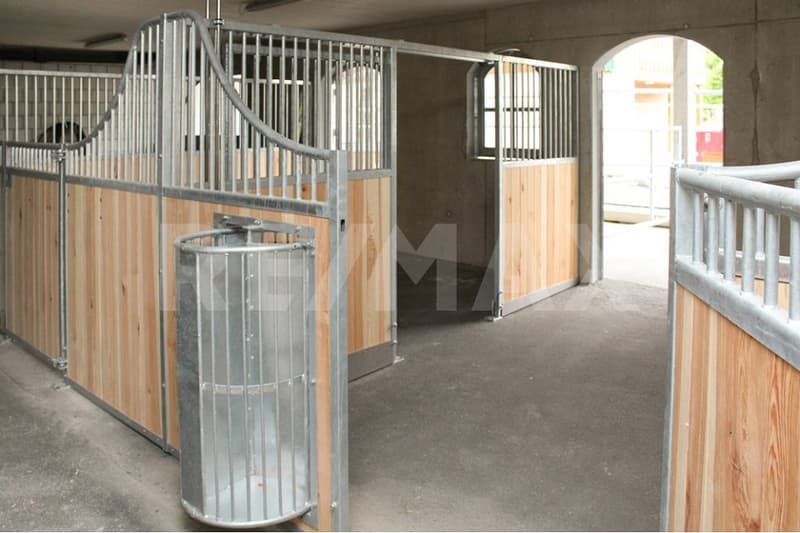 Charming property with 7 apartments, 4 horse boxes with outdoor area, and luxurious wellness refuge (11)