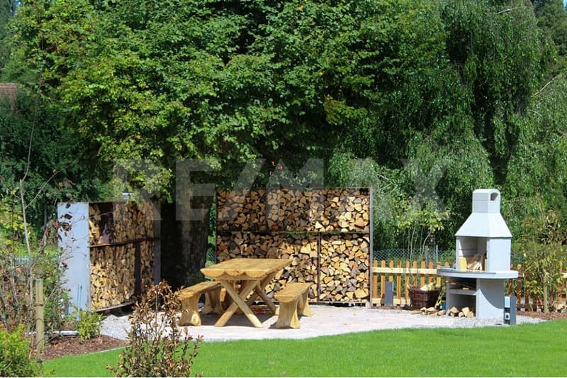 Charming property with 7 apartments, 4 horse boxes with outdoor area, and luxurious wellness refuge (13)