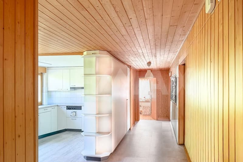 Dreifamilienhaus mit Gewerbefläche - in gemischter Wohn- und Gewerbezone (2)