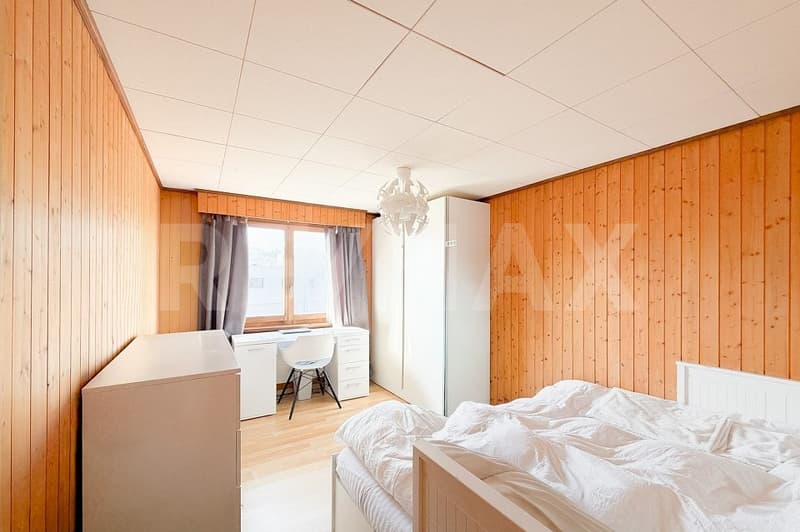 Dreifamilienhaus mit Gewerbefläche - in gemischter Wohn- und Gewerbezone (5)