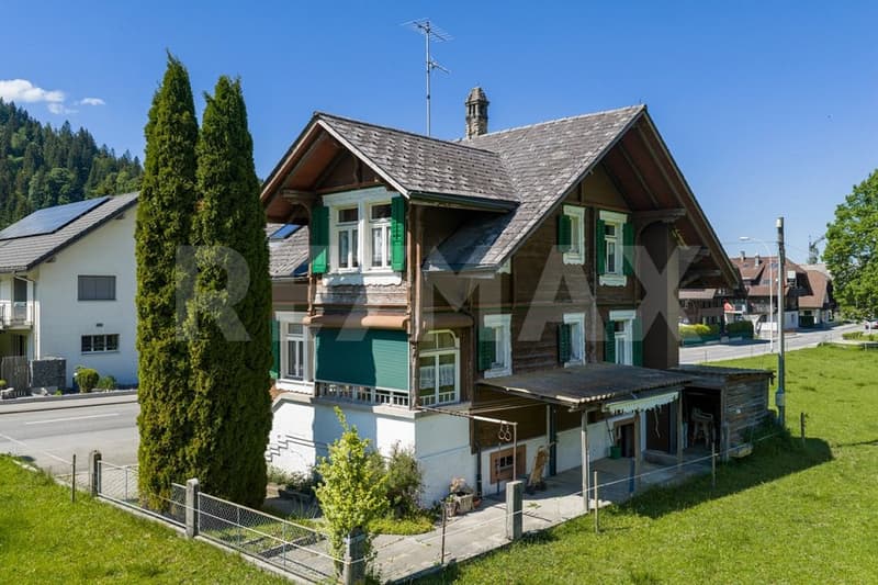 Detached house with potential in the historic village center (2)