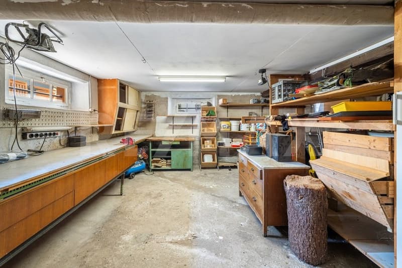 Detached house with potential in the historic village center (13)