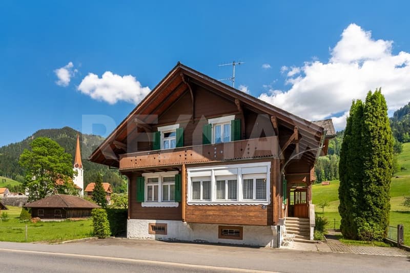 Detached house with potential in the historic village center (1)