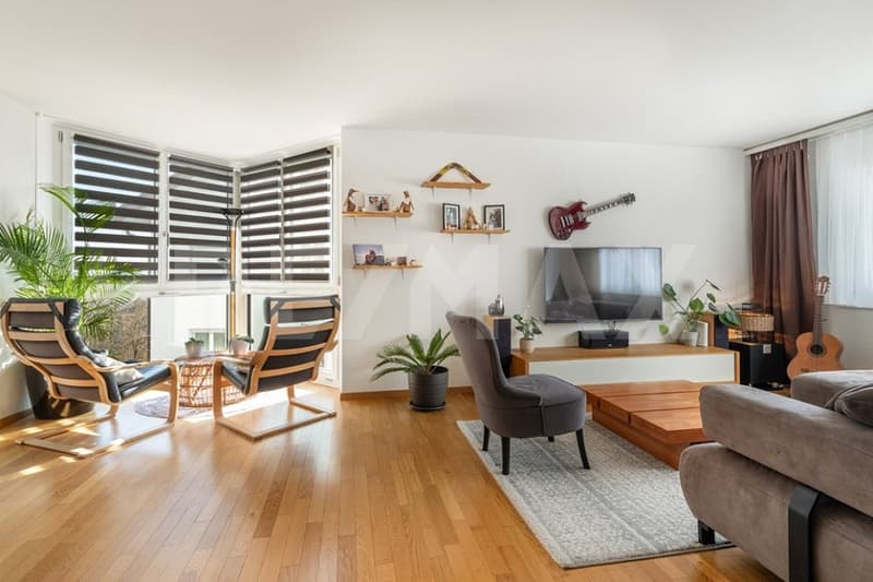 Lichtreiche 3½-Zimmer-Wohnung mit sonniger Lage und Weitblick (6)