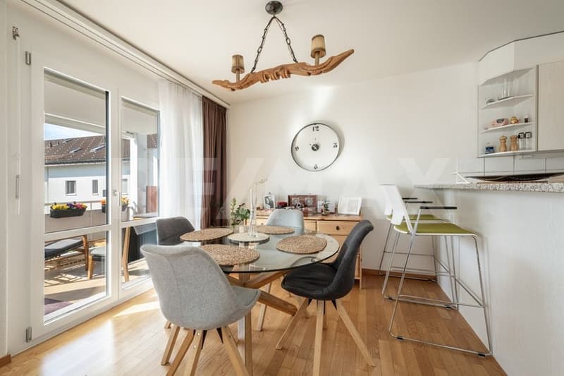 Lichtreiche 3½-Zimmer-Wohnung mit sonniger Lage und Weitblick (11)