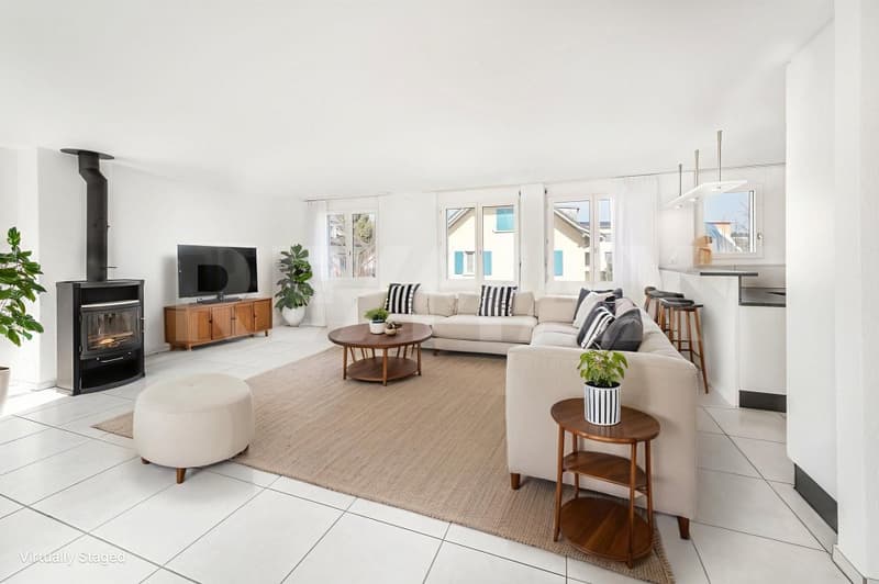 Zentral gelegene 5½-Zimmer-Maisonettewohnung mit Stil (2)