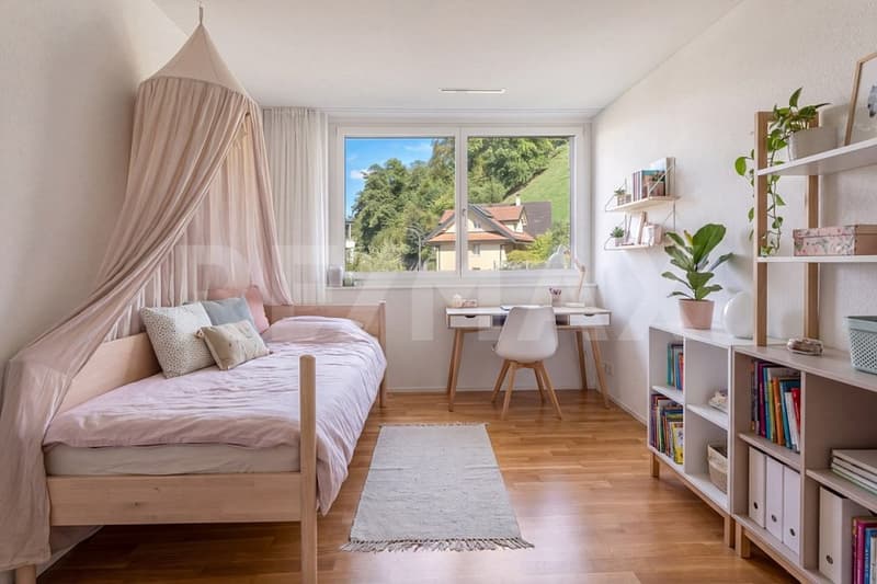 Grosszügiger Wohnkomfort  moderne 5½ -Zimmer-Familienwohnung im Grünen (5)