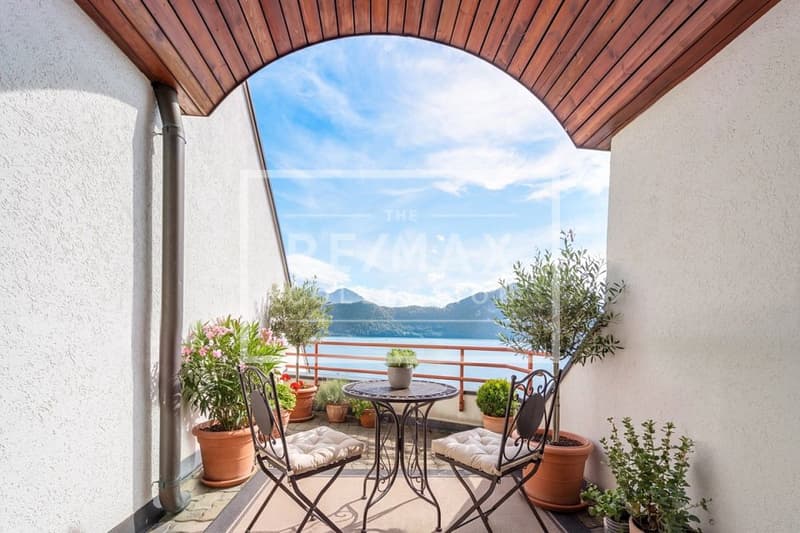 Exklusive 4½-Zimmer Maisonette-Wohnung mit spektakulärer See- und Bergsicht (12)