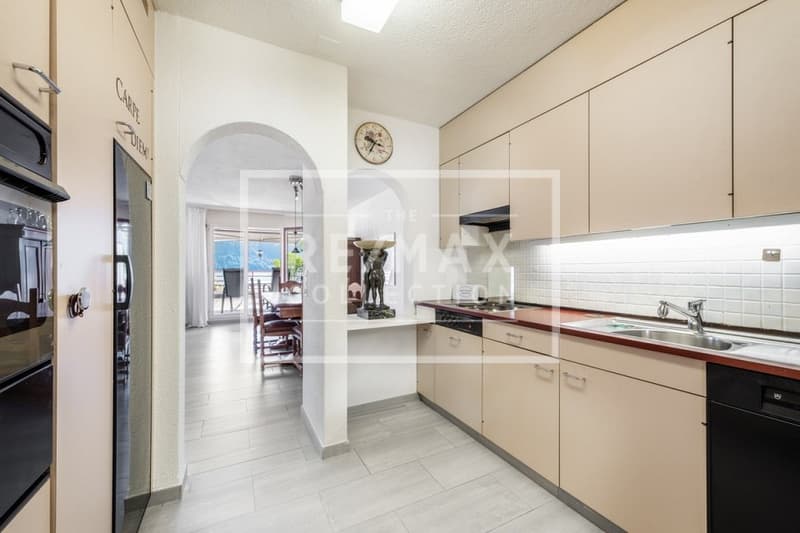 Exklusive 4½-Zimmer Maisonette-Wohnung mit spektakulärer See- und Bergsicht (9)