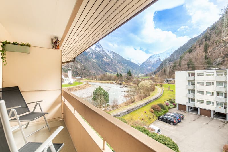 Wohnen mit Aussicht: 3.5-Zimmerwohnung mit Blick auf die majestätischen Berge und die malerische Reuss (1)