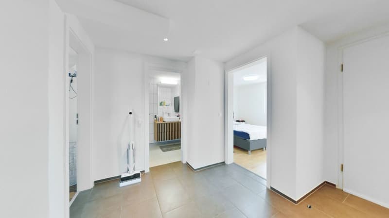 Apartment building with potential for personal use or rental (2)
