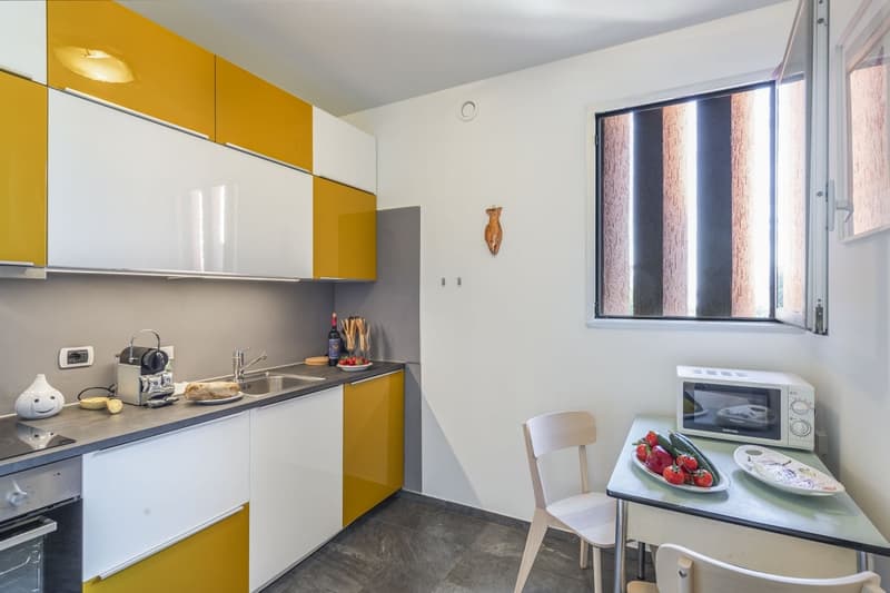 Appartamento moderno di 3,5 locali con prossimità al lago a Bissone (4 mesi minimo) (4)