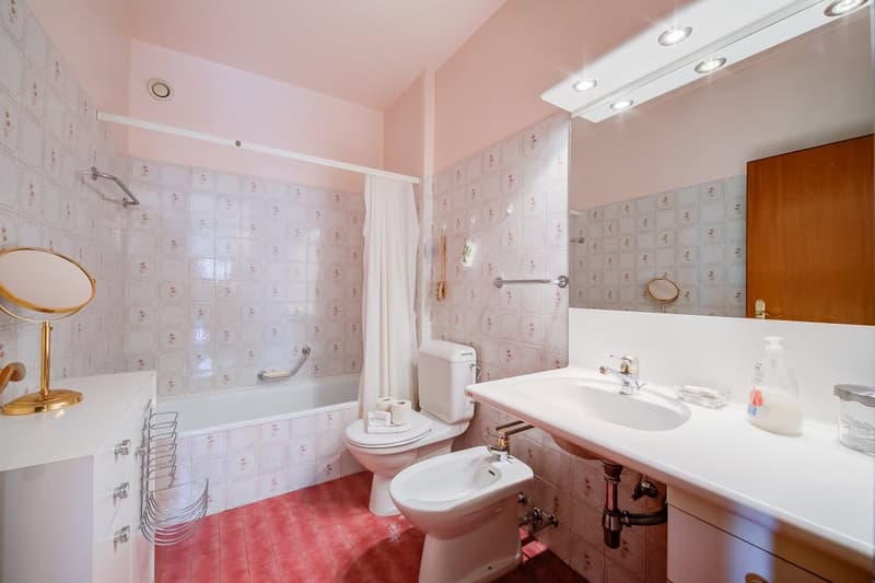 Gemütliche 2.5-Zimmer-Wohnung mit Balkon in Lugano (8)