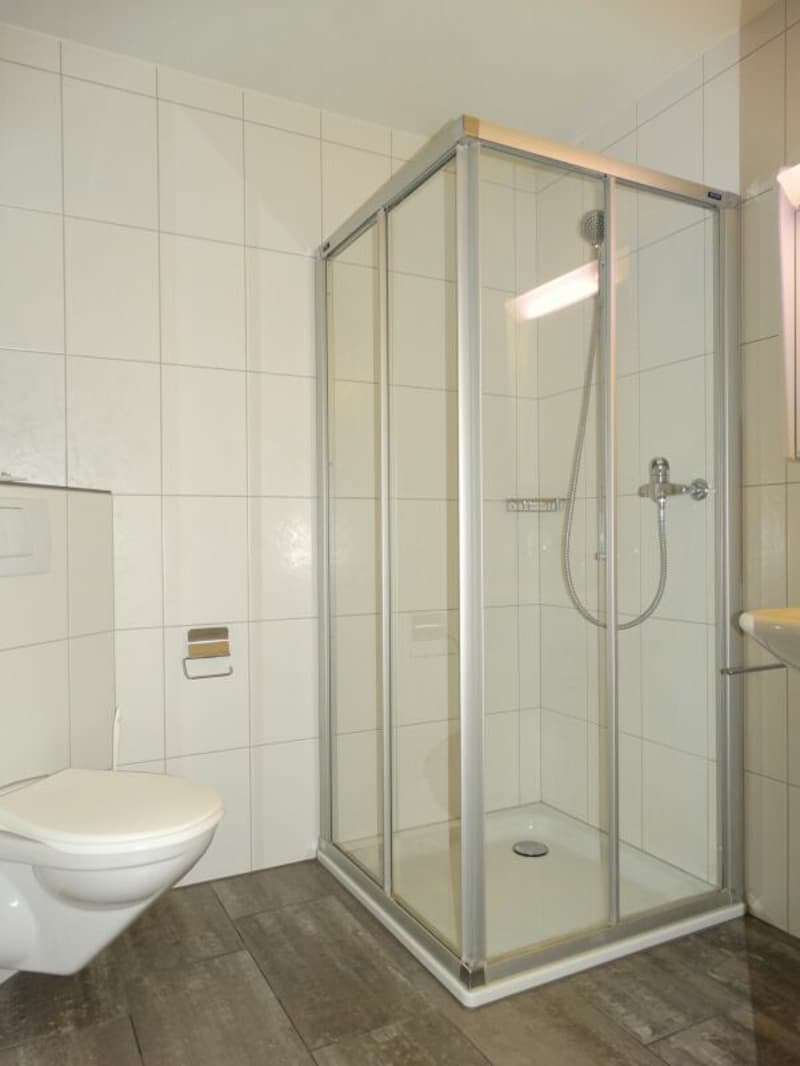 Vivere in uno standard di proprietà con questo spazioso appartamento di 4,5 locali (7)