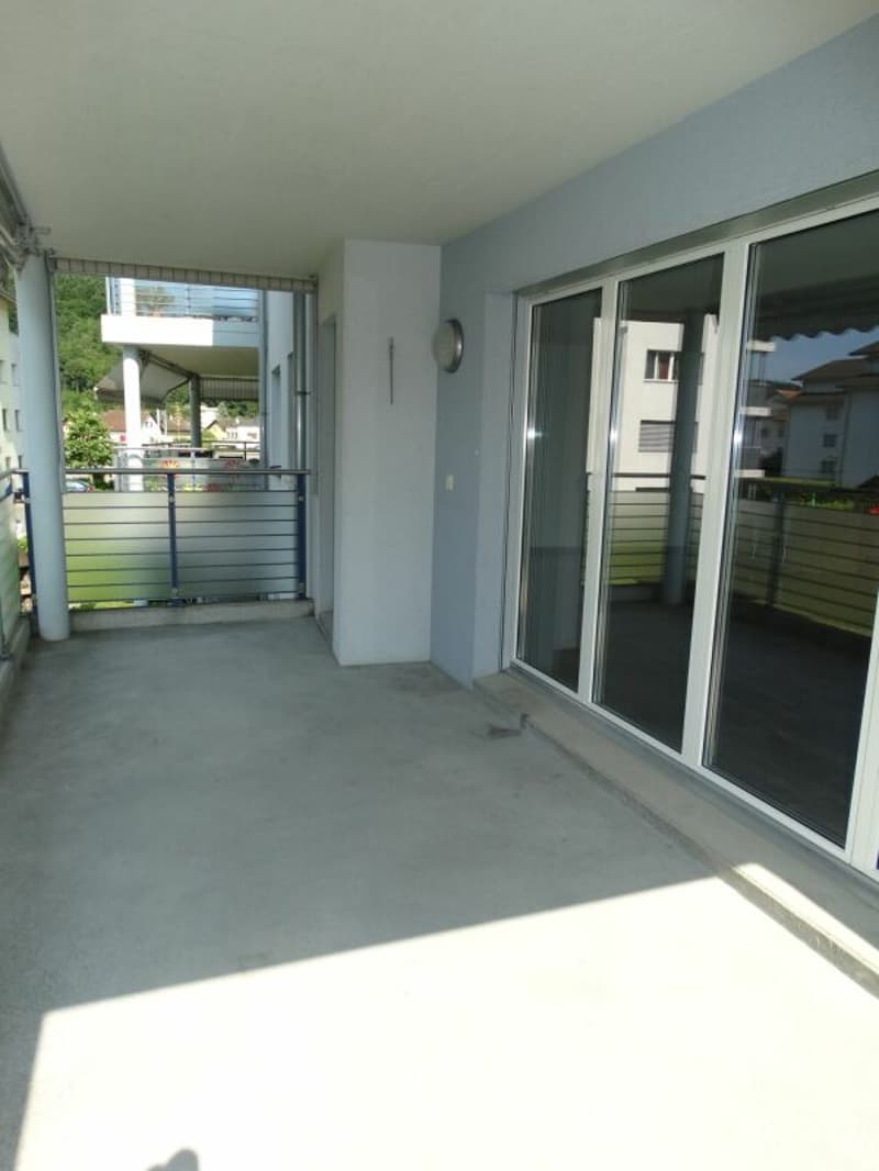 Vivere in uno standard di proprietà con questo spazioso appartamento di 4,5 locali (8)