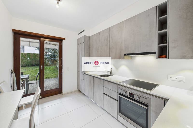 Appartamento con giardino privato in zona residenziale di pregio. (7)