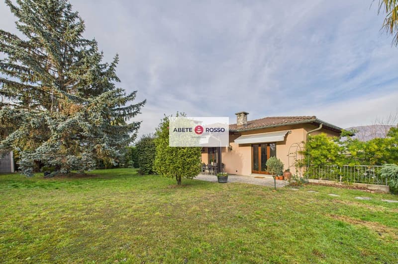 Appartamento con giardino privato in zona residenziale di pregio. (2)