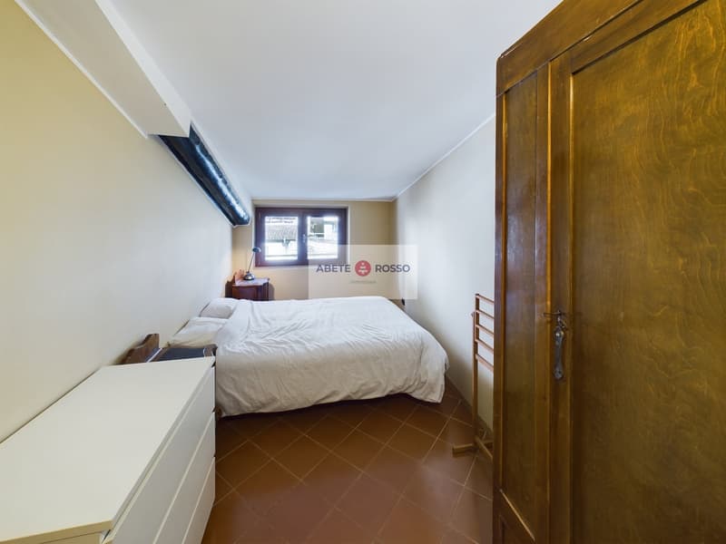 Spacious rooms, brightness, lake view and the magic of a small Italian village. (18)