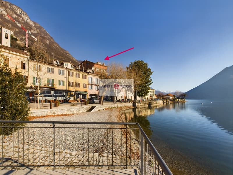 Spacious rooms, brightness, lake view and the magic of a small Italian village. (5)