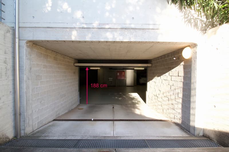 Parking dans le quartier de la gare FFS-Lugano, studio radio RSI, clinique Moncucco (2)