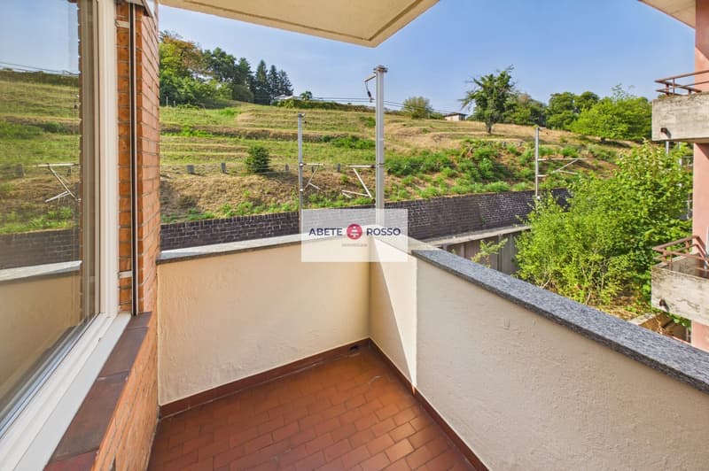 Appartamento 4 locali: rinnovato, vicino al centro cittadino, vista aperta sul lago. (14)