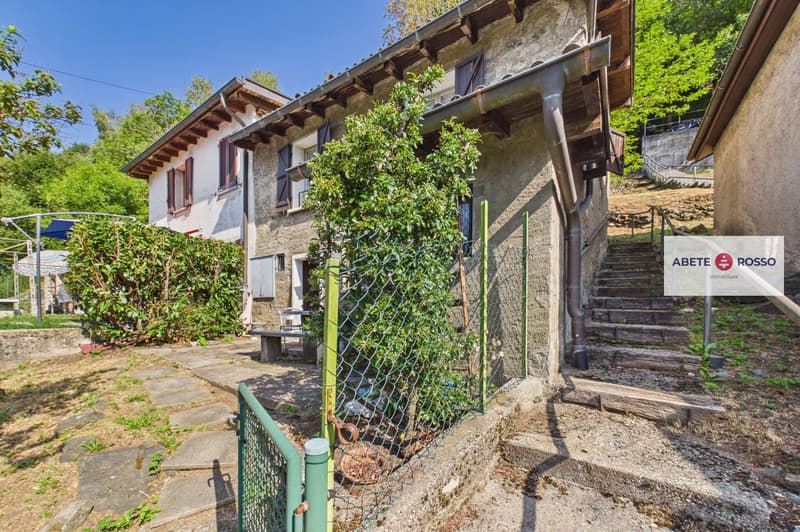 Rustico con terrazza e prato nel cuore della soleggiata Valcolla. (7)