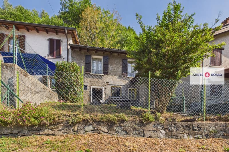 Rustico con terrazza e prato nel cuore della soleggiata Valcolla. (6)