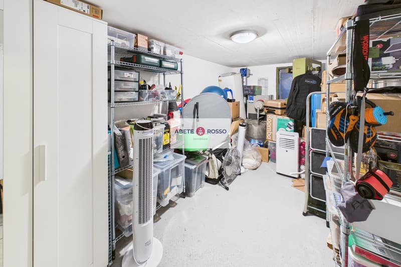 Casa a schiera di testa con giardino, piscina e veranda, in zona residenziale, vicino a Grancia (16)