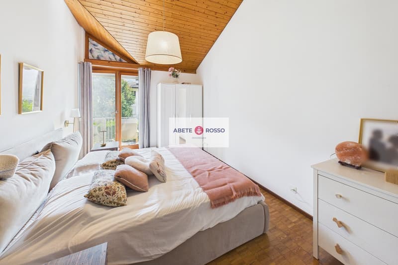 Casa a schiera di testa con giardino, piscina e veranda, in zona residenziale, vicino a Grancia (9)