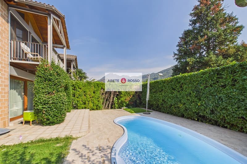 Casa a schiera di testa con giardino, piscina e veranda, in zona residenziale, vicino a Grancia (18)